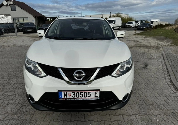 Nissan Qashqai cena 45999 przebieg: 196000, rok produkcji 2015 z Tychowo małe 301